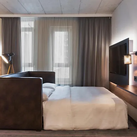 Moxy Frankfurt East Hotel 4*