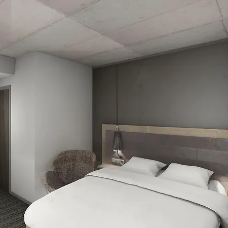 Moxy Frankfurt East Hotel