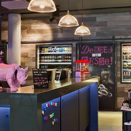 Moxy Frankfurt East Hotel 3*