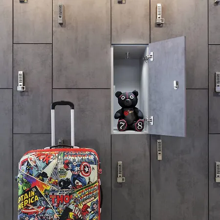 Moxy Frankfurt East 4*