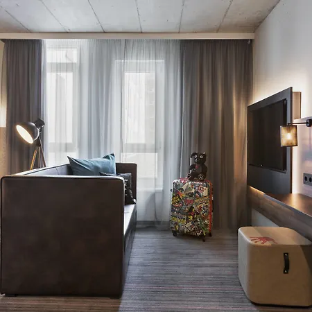 Moxy Frankfurt East Hotell