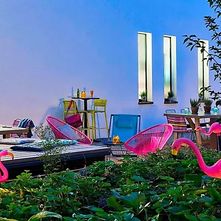 Hotel Moxy Frankfurt East 4*