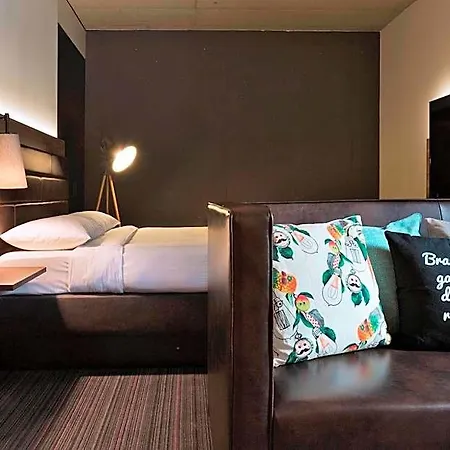 Moxy Frankfurt East Hotel Frankfurt am Main