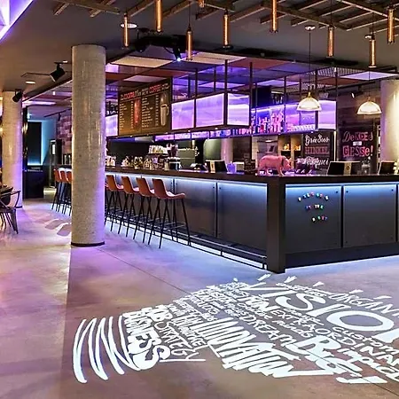 Hotel Moxy Frankfurt East 4*