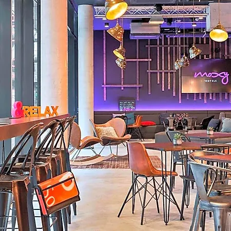 Moxy Frankfurt East Hotel