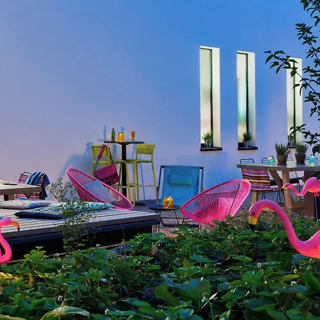 Moxy Frankfurt East 4*