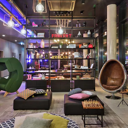 Hotel Moxy Frankfurt East 3*