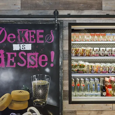 Hotel Moxy Frankfurt East 4*