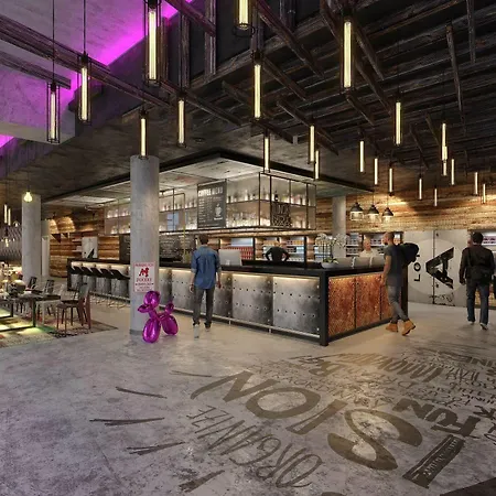 Moxy Frankfurt East Hotel 4*