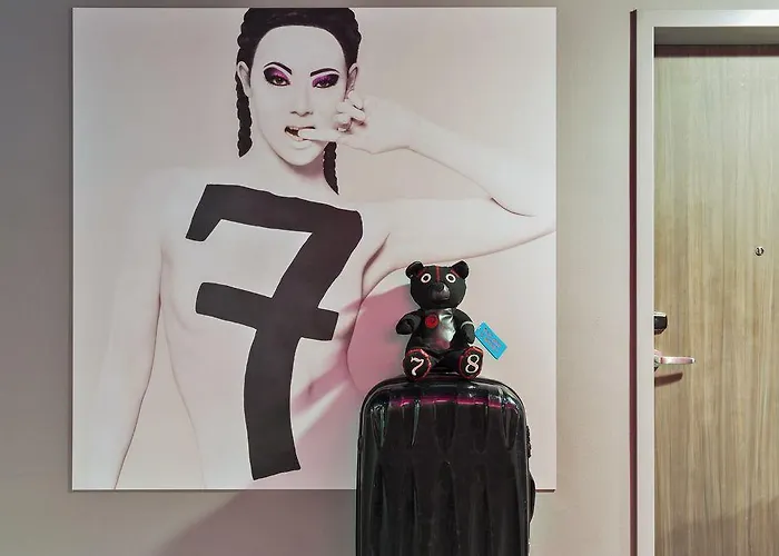 Отель Moxy Frankfurt East Франкфурт-на-Майне