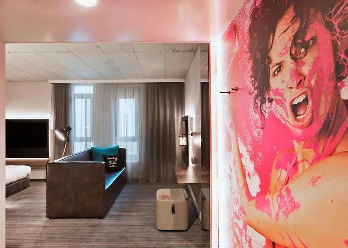 Отель Moxy Frankfurt East Франкфурт-на-Майне