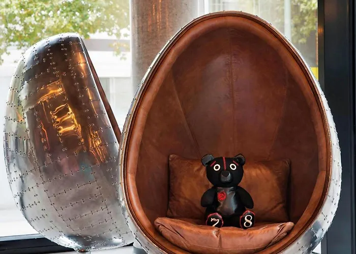 Moxy Frankfurt East 4*