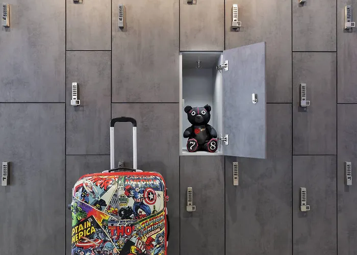 Moxy Frankfurt East 4*