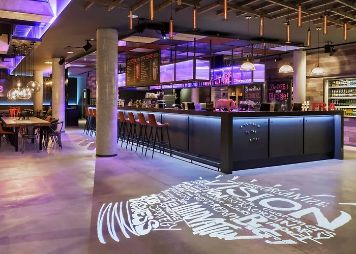 Szálloda Moxy Frankfurt East 4*