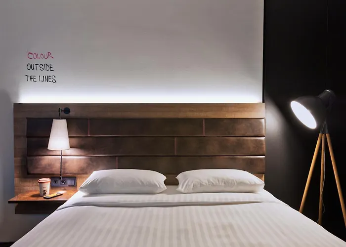 Moxy Frankfurt East 4*