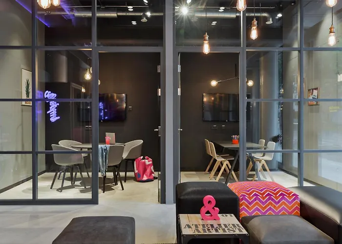 Moxy Frankfurt East Отель