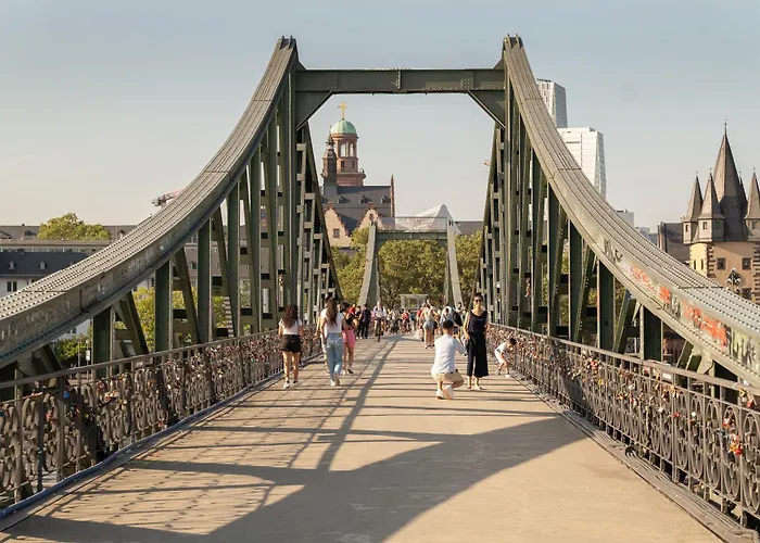 Moxy Frankfurt East Франкфурт-на-Майне