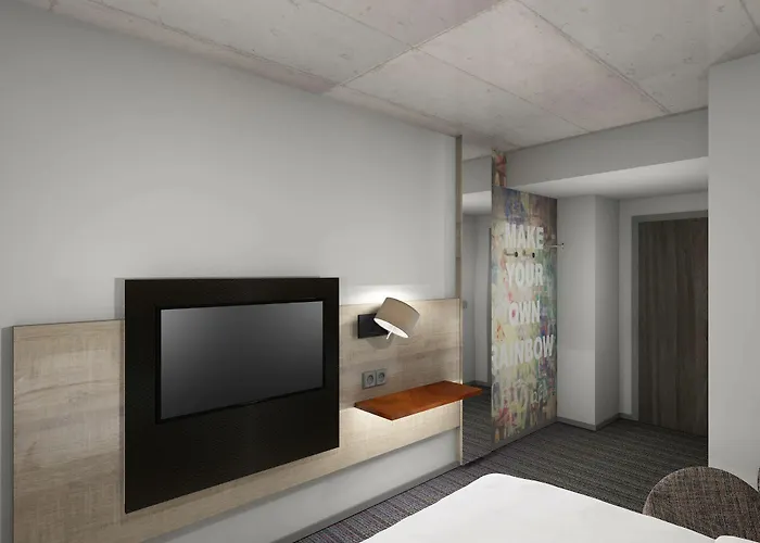 Moxy Frankfurt East Отель 4*