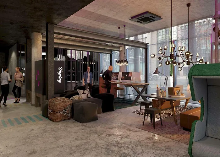 Отель Moxy Frankfurt East 4*