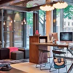 Hotel Moxy Frankfurt East 4*