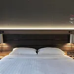 Moxy Frankfurt East 4*