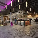 Moxy Frankfurt East Hotel 4*