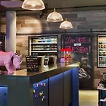 Moxy Frankfurt East Hotel 4*