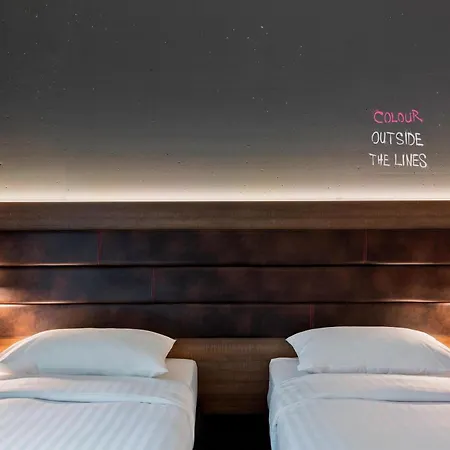 Moxy Frankfurt East Hotel