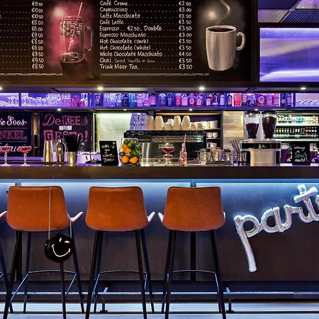 Moxy Frankfurt East Hotel