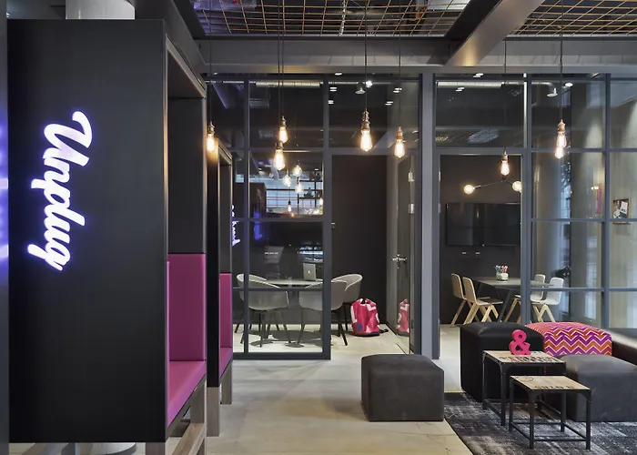 Hotel Moxy Frankfurt East 4*